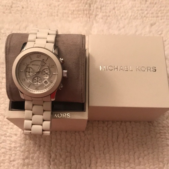 Michael Kors Watch - Picture 2 of 4